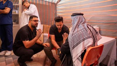 عبر موكبها الخدمي.. جامعة الكفيل تقدّم خدماتها الطبّية لزائري الأربعين