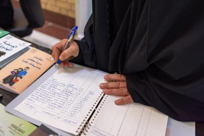 مكتبة أم البنين (عليها السلام) النسوية تباشر تقديم خدماتها الثقافية لزائرات الأربعين