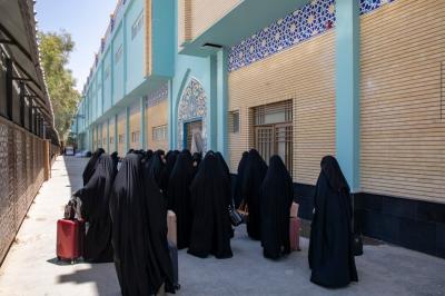 القسم النسوي في مجمّع أبي الفضل العباس (عليه السلام) يقدّم برامج ثقافية ودينية لزائرات الأربعين