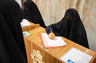 القسم النسوي في مجمّع أبي الفضل العباس (عليه السلام) يقدّم برامج ثقافية ودينية لزائرات الأربعين