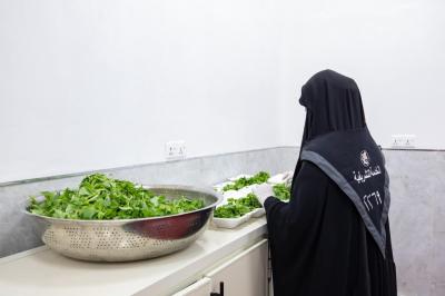القسم النسوي في مجمع أبي الفضل العباس (عليه السلام) يقدم خدماته لزائرات الأربعين