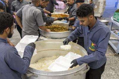 في محور بابل – كربلاء.. مجمع العلقمي يباشر تقديم خدماته لزائري الأربعين