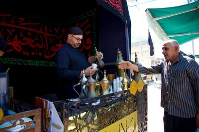 مجمع أبي الفضل العباس (عليه السلام) يقدم خدماته لزائري الأربعين