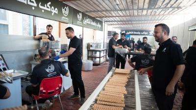 عبر موكبها الخدمي.. جامعة الكفيل تواصل تقديم خدماتها لزائري الأربعين