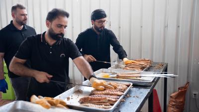 عبر موكبها الخدمي.. جامعة الكفيل تواصل تقديم خدماتها لزائري الأربعين