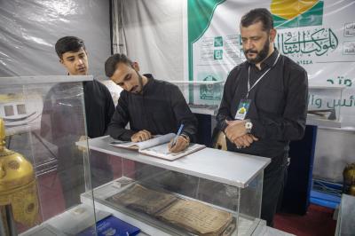 ضمن الموكب الثقافي العام على محور النجف.. متحف الكفيل يعرف زائري الأربعين بمقتنياته التراثية