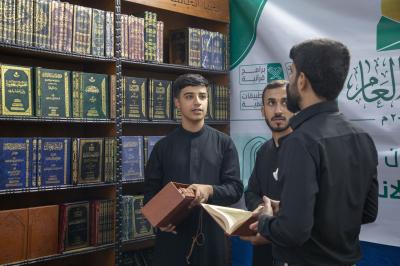 قسمُ شؤون المعارف يشارك بإصداراته في الموكب الثقافي العام على محور النجف