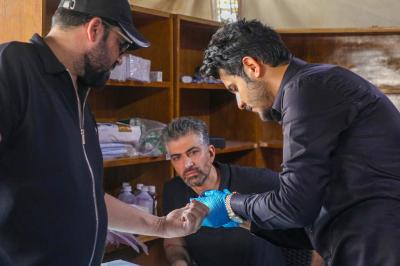 مفرزة جامعة العميد الطبية تباشر تقديم خدماتها لزائري الأربعين