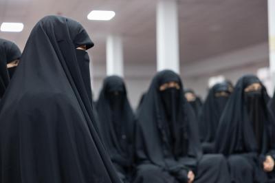 شعبة السيدة فاطمة بنت أسد تستعرض مضامين كتيّب (لم لا) لزائرات الأربعين