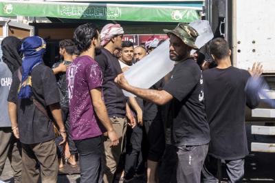 قسم الشؤون الخدمية: حملة توزيع الماء والثلج تشمل المواكب الحسينية داخل محافظة كربلاء وخارجها