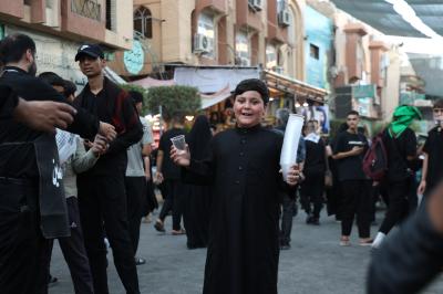 عبر موكبها الخدمي.. ملاكات قسم الشؤون الدينية تقدم خدماتها لزائري الأربعين