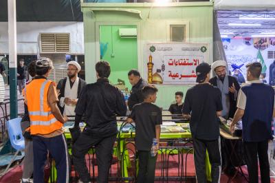 عبر موكبها الخدمي.. ملاكات قسم الشؤون الدينية تقدم خدماتها لزائري الأربعين