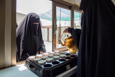 القسم النسوي في مجمع أبي الفضل العباس (عليه السلام) يقدّم أكثر من 22 ألف وجبة طعام لزائرات الأربعين
