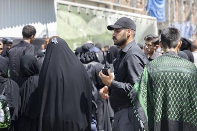 قسم حفظ النظام ينظم سير الزائرين في محيط مرقد أبي الفضل العباس (عليه السلام)