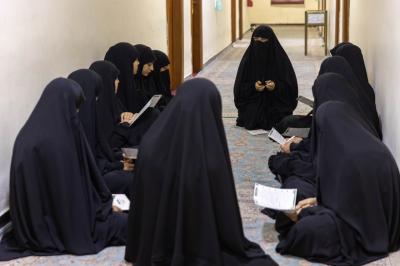 على مدار الساعة.. القسم النسوي في مجمّع العلقمي يواصل خدمة زائرات الأربعين