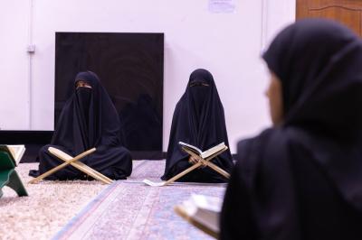 مدرسة فيض الزهراء (عليها السلام) تشارك في تقديم الخدمات لزائرات الأربعين في مجمع العلقمي