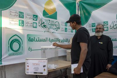 الموكب الثقافي العام على محور النجف – كربلاء يشهد إقبالًا واسعًا من زائري الأربعين