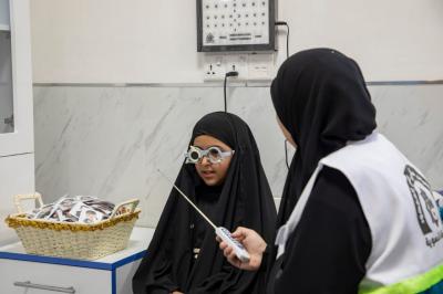 مدارس الكفيل النسوية تطلق عيادة براعم لطب العيون في محور النجف - كربلاء