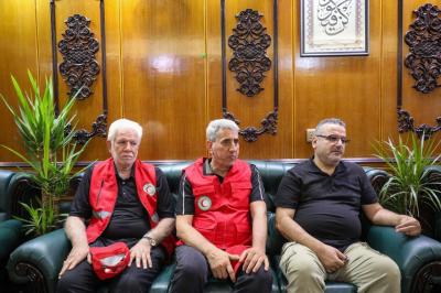 رئيس جمعية الهلال الأحمر العراقية يطلع على الخدمات الطبية المقدمة في جامعة العميد