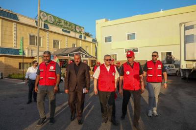 رئيس جمعية الهلال الأحمر العراقية يطلع على الخدمات الطبية المقدمة في جامعة العميد
