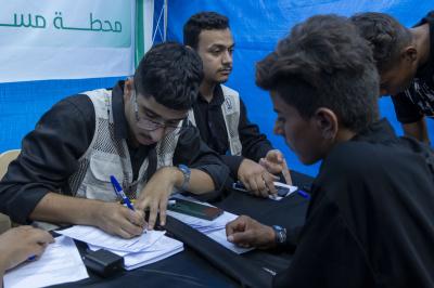 عَبرَ أربع محطات.. قسم العلاقات يقدم خدماته المتنوعة ضمن الموكب الثقافي في مجمع العلقمي