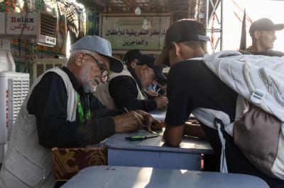 عبر محطته لإرشاد التائهين.. قسم المخازن يوفر أكثر من 150 ألف سوار تعريفي للزائرين