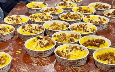 مجمّع أمّ البنين (عليها السلام) يقدّم أكثر من 20 ألف وجبة طعام يوميًّا لزائري الأربعين