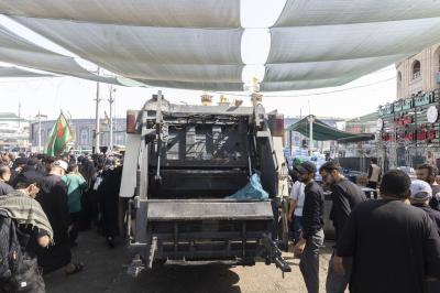 في أيام زيارة الأربعين.. قسم الشؤون الخدمية يستنفر جهوده لتنظيف محيط العتبة العباسية المقدسة