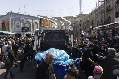 في أيام زيارة الأربعين.. قسم الشؤون الخدمية يستنفر جهوده لتنظيف محيط العتبة العباسية المقدسة