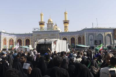 في أيام زيارة الأربعين.. قسم الشؤون الخدمية يستنفر جهوده لتنظيف محيط العتبة العباسية المقدسة