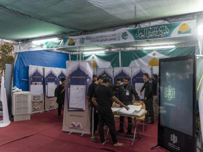 في محور النجف.. ملاكات قسم حفظ النظام تشارك في تنظيم توافد الزائرين إلى الموكب الثقافي العام