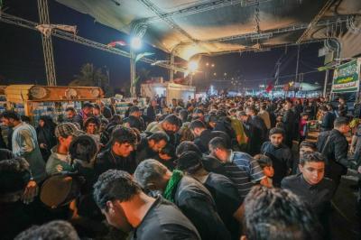 عبر توزيع أكثر من 20 ألف وجبة طعامٍ يوميًّا.. موكب فرقة العباس (عليه السلام) يواصل تقديم خدماته لزائري الأربعين