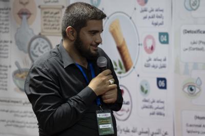 على محور النجف.. 300 متطوع يساندون ملاكات جامعة العميد في خدمة زائري الأربعين