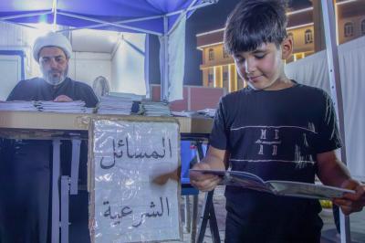 على محور بابل.. قسم الشؤون الدينية يقدم خدماته التبليغية والإرشادية لزائري الأربعين