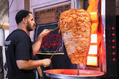 عبر موكبه الخدمي.. مركز دار العلم يقدِّم خدمات متنوعة لزائري الأربعين
