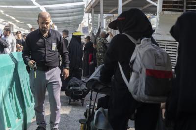  قسم بين الحرمين ينظم دخول الزائرين وخروجهم عبر العوارض الرئيسة للمدينة القديمة