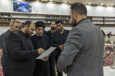المشرف على قسم الإعلام يطّلع على جهود العاملين في المركز الإعلامي لزيارة الأربعين