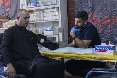 على محور بابل..قسم الشؤون الطبية يواصل تقديم خدماته الصحية والعلاجية لزائري الأربعين