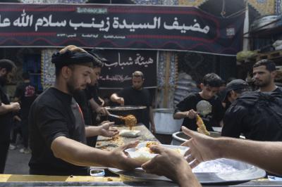 في التاسع عشر من صفر.. المواكب الخدمية تواصل تقديم وجبات الطعام والخدمات للزائرين