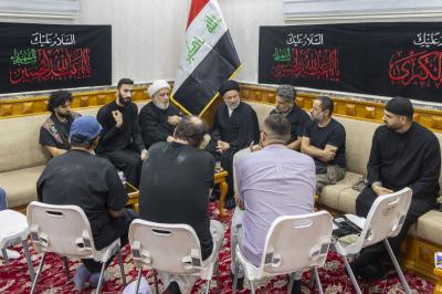 زائرون أجانب يطلعون على خدمات مجمع أبي الفضل العباس (عليه السلام) المقدمة لزائري الأربعين
