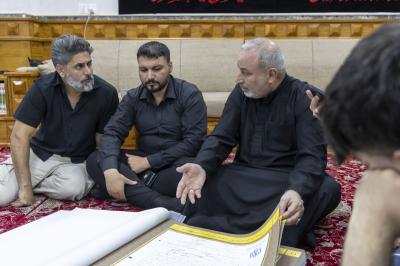 زائرون أجانب يطلعون على خدمات مجمع أبي الفضل العباس (عليه السلام) المقدمة لزائري الأربعين