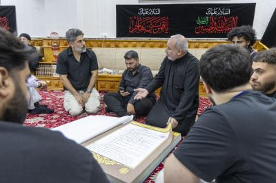 زائرون أجانب يطلعون على خدمات مجمع أبي الفضل العباس (عليه السلام) المقدمة لزائري الأربعين