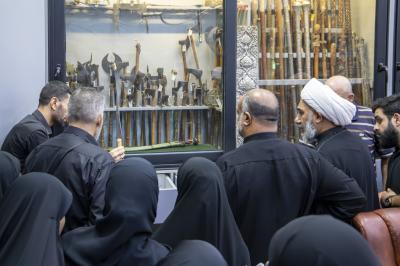 للاطلاع على مقتنياته.. متحف الكفيل يستقبل وفدًا من عوائل الشهداء والجرحى من لبنان