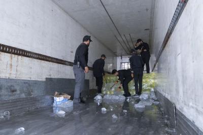 لتأمين أفضل الخدمات للزائرين.. قسم الشؤون الخدمية يجهز المواكب بأكثر من 4 آلاف قالب ثلج يوميًا