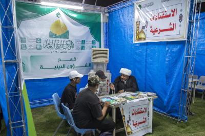 في مجمع الشيخ الكليني.. الإجابة عن الاستفتاءات الشرعية لزائري الأربعين عبر محطة الموكب الثقافي العام