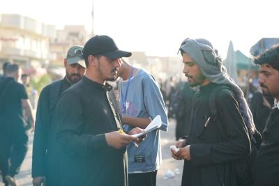 المجمَع العلمي يواصل تقديم خدماته القرآنية لزائري الأربعين في كربلاء