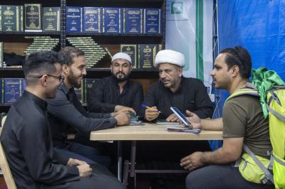قسم المعارف يقدّم خدماته لزائري الأربعين بالتزامن مع بلوغ ذروة الزيارة الأربعينية