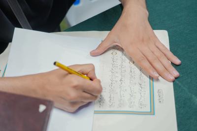 على محور بغداد.. المشرف على الموكب الثقافي العام يكرّم عددًا من المشاركين في فعالياته