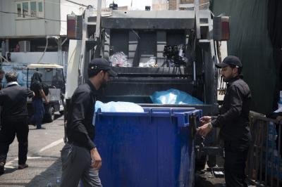 في يوم الأربعين.. قسم الشؤون الخدمية ينفذ حملة تنظيف للشوارع المحيطة بمرقد أبي الفضل العباس (عليه السلام)