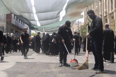  قسم بين الحرمين ينفذ حملة لرفع النفايات من الطرق المؤدية إلى مرقد أبي الفضل العباس (عليه السلام)